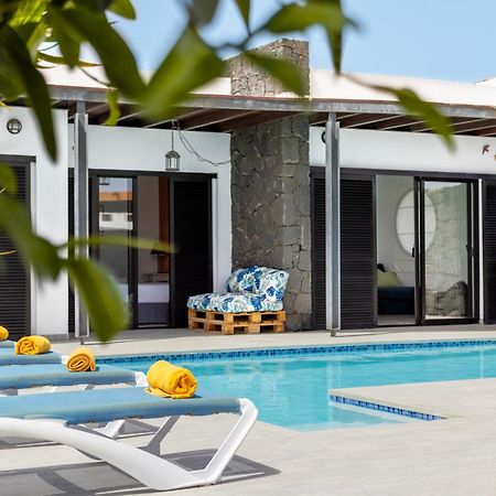 3 Bedroom Villa With Private Pool Close To Papagayo Beach Playa Blanca  Buitenkant foto